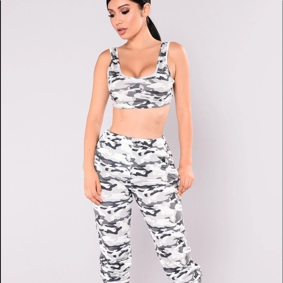 🔥Fashion Nova, Soft Gray Camo Set, Excellent Condition, Size Small - Picture 1 of 10